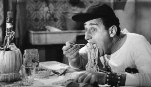 alberto_sordi_ _scena_degli_spaghetti_ _un_americano_a_roma_1954 300x173